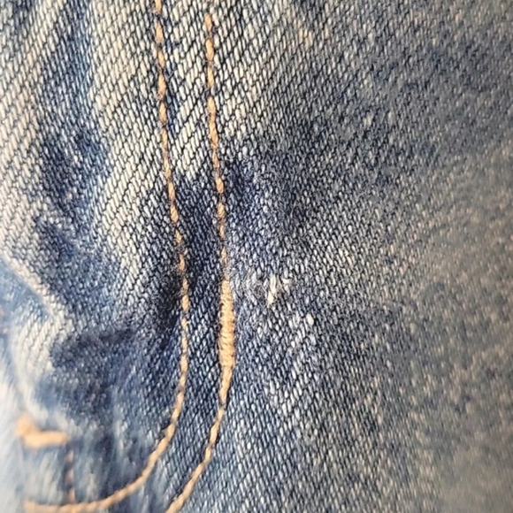 American Eagle Strigid Ripped Mom Jeans - Size 6 Short - Picture 12 of 12